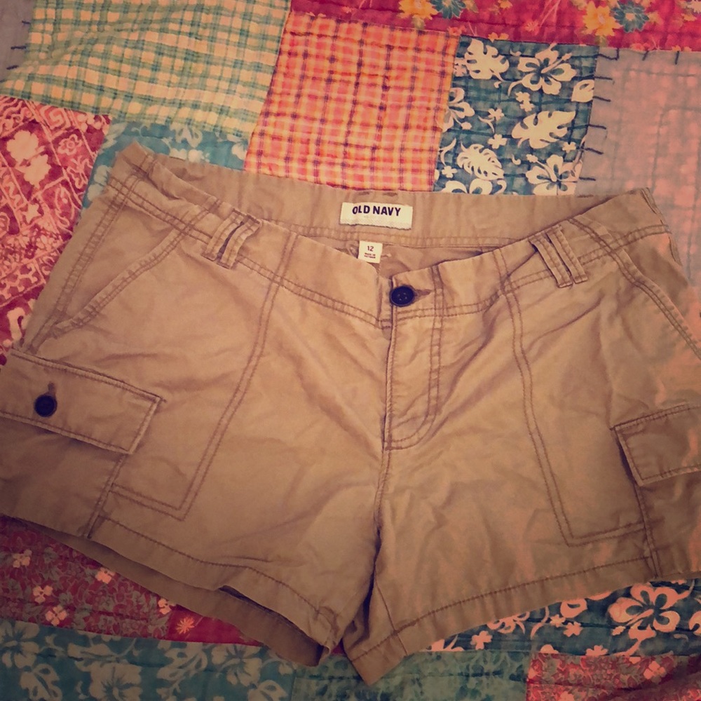 tan cargo shorts
